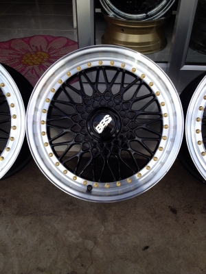 ขายล้อ BBS ขอบ 17x7.5 ET38 4/100-114.3 สีดำขอบเงา หมุดทอง สวยมากครับ