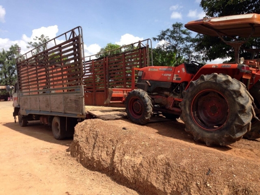 คูโบต้า L4508 4 WD พร้อมใบมีดตราช้าง เดิมๆ ถูกๆใช้ได้ปรกติเลย