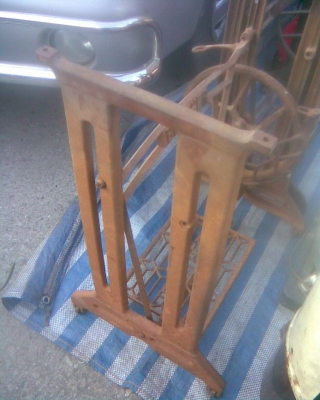 ขาจักรเหล็กหล่องานเก่า