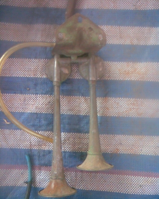 แตรลมพร้อมถัง