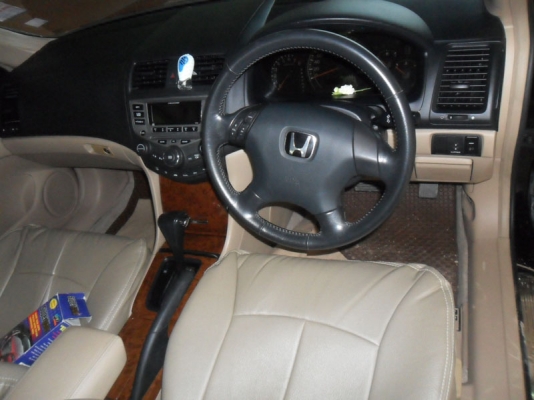 Honda Accord ปี 2005 มือเดียว ไม่เฉียวไม่ชน ภายในเงียบ Honda Accord ปี 2005 มือเดียว ไม่เฉียวไม่ชน ภายในเงียบ