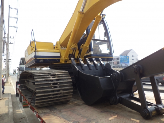 SK200-1YN-15019 KOBELCOรถจอดที่CSนวนครครับ