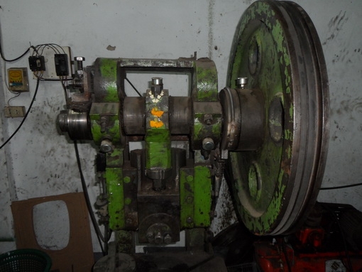 ขายครับขายเครื่องป๊ำเบอร์ 1 (35ตัน) โครงสร้างผลิตจากเหล็กเหนียวทั้งตัว