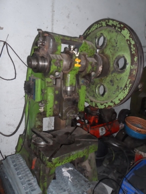 ขายครับขายเครื่องป๊ำเบอร์ 1 (35ตัน) โครงสร้างผลิตจากเหล็กเหนียวทั้งตัว