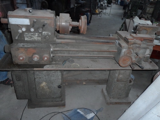 ขายครับขายเครื่องกลึงขนาด 5 ฟุต ยี่ห้อ sofia ผลิตในประเทศ บาวกาเรีย กลึงเพลายันศูนย์ยาว ประมาฯณ 850 มม.