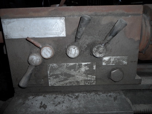 ขายครับขายเครื่องกลึงขนาด 5 ฟุต ยี่ห้อ sofia ผลิตในประเทศ บาวกาเรีย กลึงเพลายันศูนย์ยาว ประมาฯณ 850 มม.