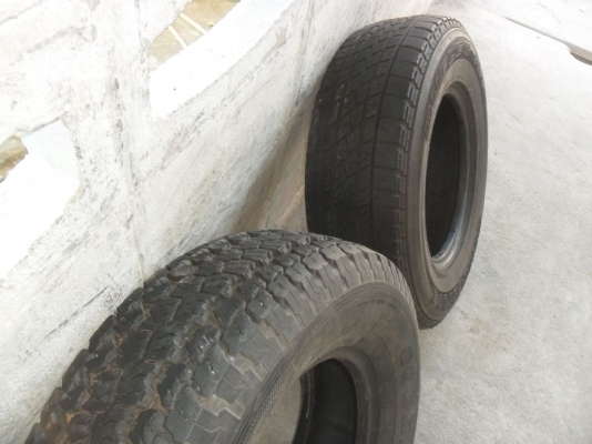 ยาง 235/75R15 ปี10 สวยๆ 1 คู่ ราคา 1800 บาท