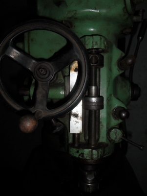 ขายครับขายเครื่องมิลลิ่ง m2 round tower ไต้หวัน อุปกรณ์ยกชุด พร้อมใช้ 45000 บาท ช่างเอก 0814583376 , 029945332