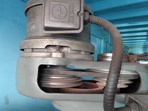 ขายครับขายเครื่องมิลลิ่ง m2 ยี่ห้อ johnford ไต้หวัน สภาพสวย พร้อมใช้ 75000 บาท ช่างเอก 0814583376 , 0299445332