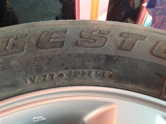 ขายล้อเดิมวีโก้ ขอบ 17 พร้อมยาง ยกชุด 10000 ขายล้อเดิมวีโก้ ขอบ 17 พร้อมยาง ยกชุด 10000