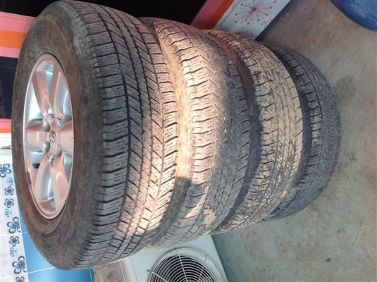 ขายล้อเดิมวีโก้ ขอบ 17 พร้อมยาง ยกชุด 10000 ขายล้อเดิมวีโก้ ขอบ 17 พร้อมยาง ยกชุด 10000