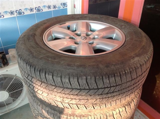 ขายล้อเดิมวีโก้ ขอบ 17 พร้อมยาง ยกชุด 10000