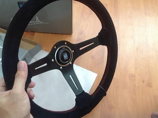 ขายพวงมาลัย NARDI ก้านยก เหมือนกว่านี้ก็แท้แล้ว วงละ 1490