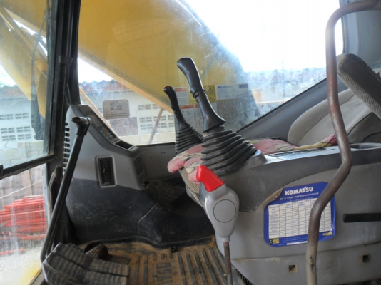 Komatsu PC200-7 ใบแจ้งจำหน่าย สภาพปานกลาง 10000 ชม. มี 3 คัน ราคาเหมา 5000000 บาท Komatsu PC200-7 ใบแจ้งจำหน่าย สภาพปานกลาง 10000 ชม. มี 3 คัน ราคาเหมา 5000000 บาท