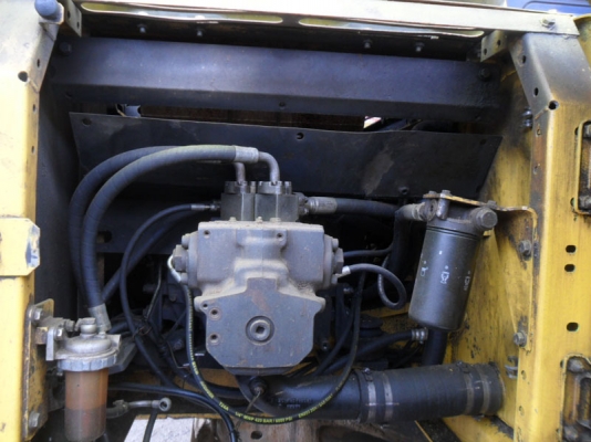 Komatsu PC200-7 ใบแจ้งจำหน่าย สภาพปานกลาง 10000 ชม. มี 3 คัน ราคาเหมา 5000000 บาท Komatsu PC200-7 ใบแจ้งจำหน่าย สภาพปานกลาง 10000 ชม. มี 3 คัน ราคาเหมา 5000000 บาท