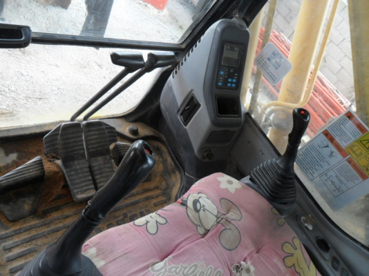 Komatsu PC200-7 ใบแจ้งจำหน่าย สภาพปานกลาง 10000 ชม. มี 3 คัน ราคาเหมา 5000000 บาท Komatsu PC200-7 ใบแจ้งจำหน่าย สภาพปานกลาง 10000 ชม. มี 3 คัน ราคาเหมา 5000000 บาท