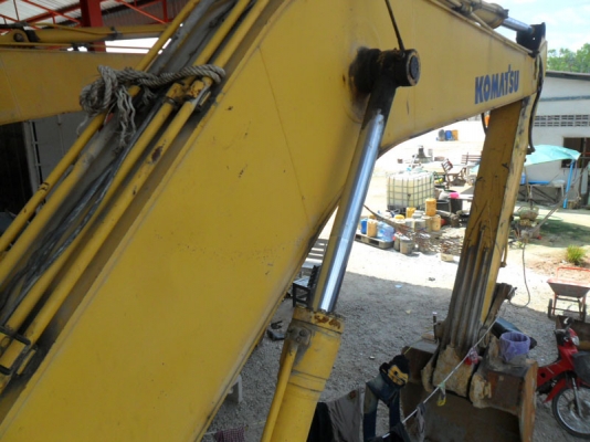 Komatsu PC200-7 ใบแจ้งจำหน่าย สภาพปานกลาง 10000 ชม. มี 3 คัน ราคาเหมา 5000000 บาท Komatsu PC200-7 ใบแจ้งจำหน่าย สภาพปานกลาง 10000 ชม. มี 3 คัน ราคาเหมา 5000000 บาท