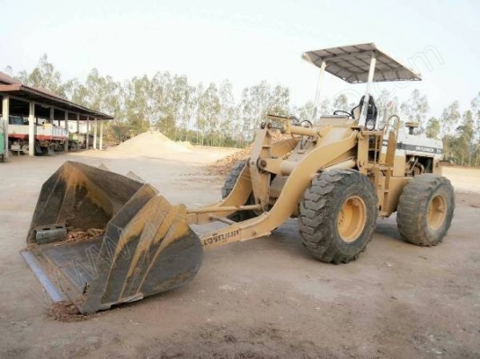 รถตักล้อยาง ยี่ห้อ KOMATSU รุ่น 515-2