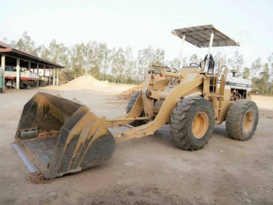 รถตักล้อยาง ยี่ห้อ KOMATSU รุ่น 515-2 รถตักล้อยาง ยี่ห้อ KOMATSU รุ่น 515-2