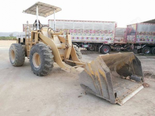 รถตักล้อยาง ยี่ห้อ KOMATSU รุ่น 515-2 รถตักล้อยาง ยี่ห้อ KOMATSU รุ่น 515-2