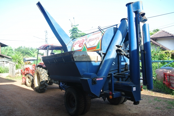 ขายด่วนตู้นวดข้าวขนาด 6 ฟุต เกษตรพัฒนา รุ่นเจ้าช้างไวไฟ สภาพ 90 \% พร้อมใช้งาน