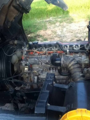 รถบรรทุก 6 ล้อดั๊มพ์ ยี่ห้อ ISUZU