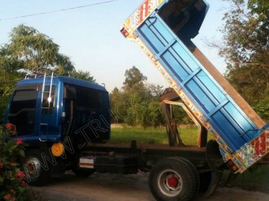 รถบรรทุก 6 ล้อดั๊มพ์ ยี่ห้อ ISUZU