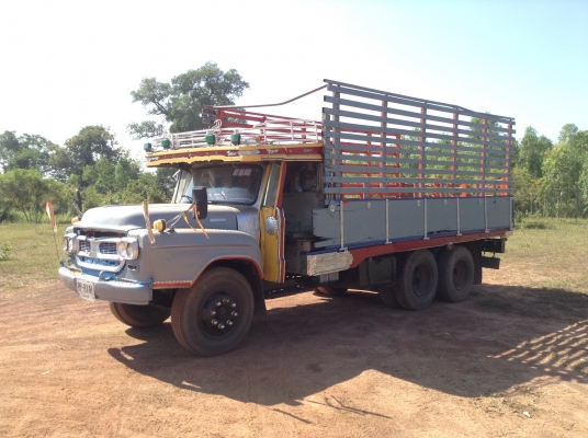 ขายถูก 10 ล้อหัวยาวเพลาเดียว สภาพสวยพร้อมใช้งาน เครื่อง 6BD1 165 แรงม้า เกียร์ร็อคกี้ คัสซีสวย ช่วงล่าง JCM ยางเต็ม ทะเบียนพร้อมโอนครับ