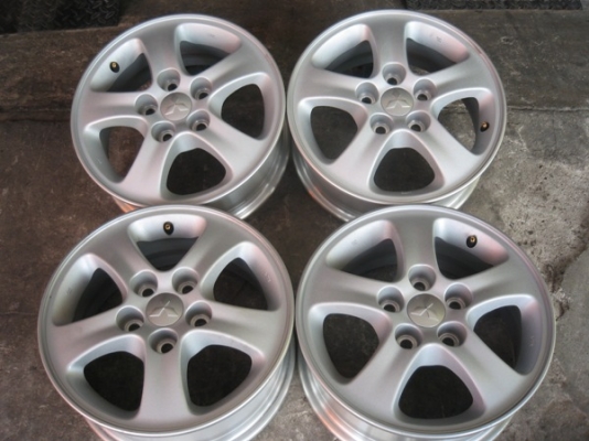 แม็กเดิมไทรทัน+พร้อมยาง  พร้อมส่ง