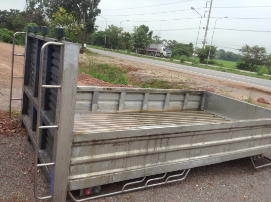 กระบะสแตนเลส ถอดจากISUZU NPR. 130 ซัซซี่ห้าง 0.75เมตร กว้าง 2.25 เมตร ยาว 4.4เมตร ขาย 85,000 บาท