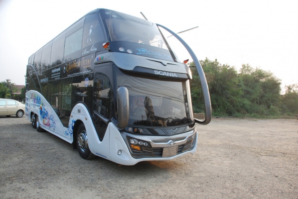 ขายรถบัส 2 ชั้น Isuzu VIP ผ่านเทสเอียงแล้ว