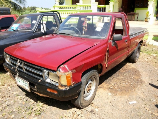 ***ขายแล้วครับขอบคุณ Truck2hand ขายกระบะตอนเดียว เข้าไร่เข้าสวน TOYOTA HERO 2.4 เครื่องเดิมเกียร์เดิม แน่นดี แรง เกียร์ไม่หลุด ช่วงล่างแน่น คัสซีสวยเดิมไม่ผุไม่ดาม กระบะเลสสภาพสวยไม่มีผุ ยางดี4เส้น หัวดีสีสันดี มีตำหนิ แก้มซ้ายหน่อยนึง(ตามรูป) ภายในสวยคอน