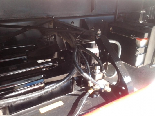 ขายรถบรรทุก6ล้อ. มิซูบิชิ ฟูโซ่ 240turbo คอมมาลเรล รถห้าง เข้าศูนย์ตลอด มีลิฟท้าย พร้อมทำงานครับ