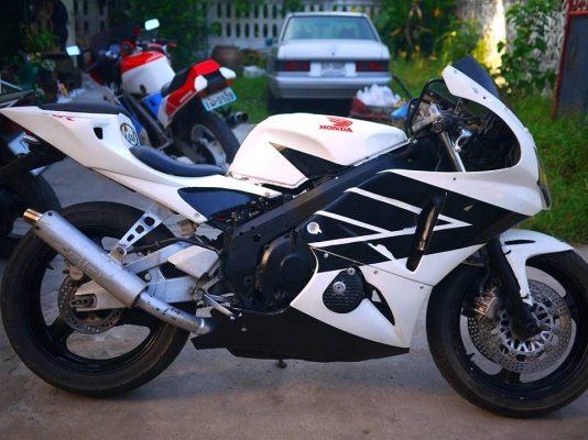 ขาย cbr 400 พร้อมทะเบียนแท้ แฟริ่ง Rc212 ท่อสูตร Dic