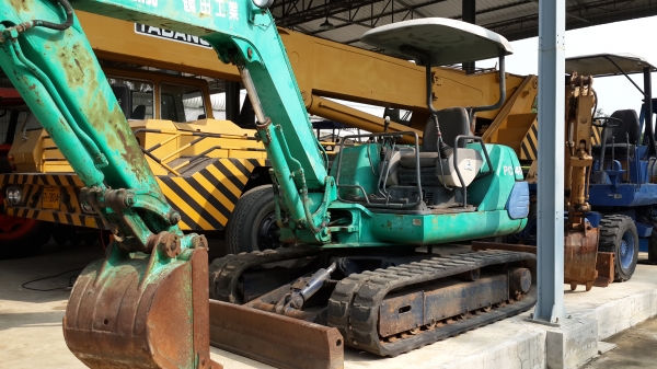 ขายรถขุดเล็กkomatsu pc 40-7 รถนอกยังไม่ได้ใช้งานในประเทศราคา 490,000 โทร 081-8507085 (เอ