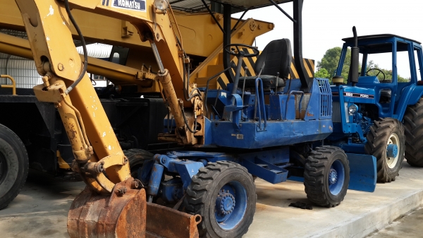 ขาย รถขุดล้อยางเล็ก KOBELCO PC 20-1 ราคา 350,000 โทร 081-8507085 (เอ