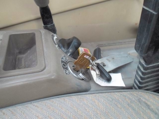 ขายรถแบคโฮ CAT 313 BSR นำเข้าจากญี่ปุ่น แทร็กเหล็กหุ้มยาง มีใบมีด สภาพสวย พร้อมใช้งาน เอกสารครบถ้วนพร้อมโอน ขายรถแบคโฮ CAT 313 BSR นำเข้าจากญี่ปุ่น แทร็กเหล็กหุ้มยาง มีใบมีด สภาพสวย พร้อมใช้งาน เอกสารครบถ้วนพร้อมโอน