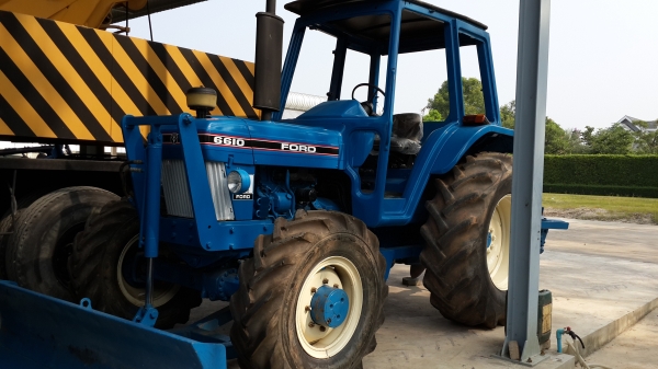 ขาย ฟอร์ด 5610 เพลา ZF ปั้มกลม เสื้อลาย ราคา520,000 ใช้งานง่าย โทร 081-8507085 (เอ)