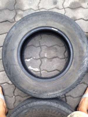 ขายยาง bridgestone ขอบ 15 ปี 2011 ราคา 2200 บาท