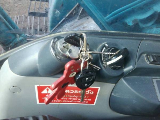 รถแบคโฮ ยี่ห้อ KOBELCO รุ่น SK200-8