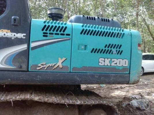 รถแบคโฮ ยี่ห้อ KOBELCO รุ่น SK200-8