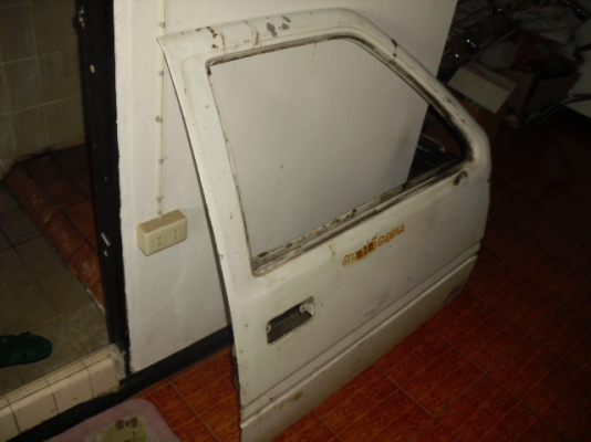 ขายถูกประตูฝั่งคนขับมังกรทองTFRสภาพดีตะเข็บเดิมไม่มีบุบไม่ผุ