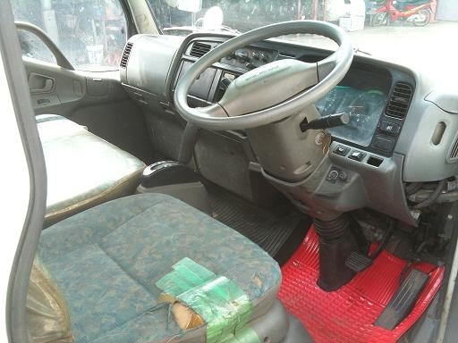 ขาย รถบรรทุก มิชูบิชิ CANTER  6ล้อ เล็ก  เครื่อง 4M51 AUTO