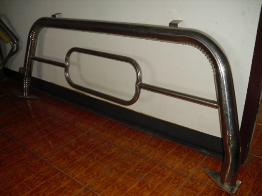 ขายโลบาร์ใส่กระบะวัดความกว้างของฐานได้1เมตร50เซนไม่มีบุบสภาพเกือบใหม่