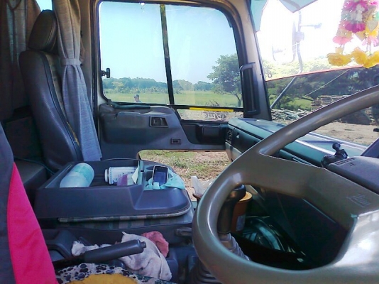 สิบล้อ HINO FM 3H รถปี 38 รถบ้าน ๆ มีทะเบียนครบ ลดราคาเหลือ 1,170,000 หมดเขต 16 พย.56