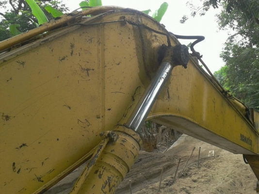 ขายรถแบ็คโฮ komatsu pc 200 - 5 ไฟฟ้าตัดกล่องอยู่ เอกสารเล่มทะเบียน ขายรถแบ็คโฮ komatsu pc 200 - 5 ไฟฟ้าตัดกล่องอยู่ เอกสารเล่มทะเบียน