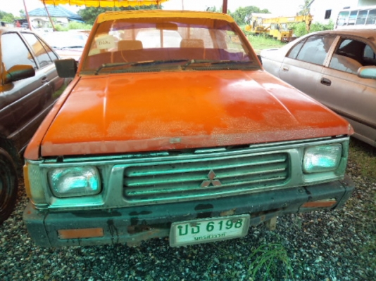 ขายกระบะ MITSUBISHI ตอนเดียว เครื่อง 2.5 ปี1989 ขายตามสภาพ086-4457033ไม่ลดแล้วครับ