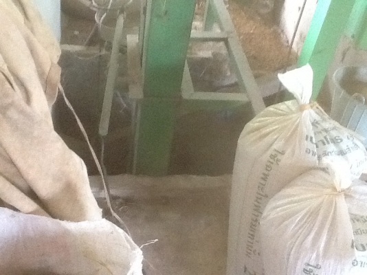 ขายครับ โรงสีขาวขนาด3ลูกหินใช้มอเตอร์25แรงไฟ3เฟรชสภาพยังใหม่ใช้งานดีขาดคนดูแล