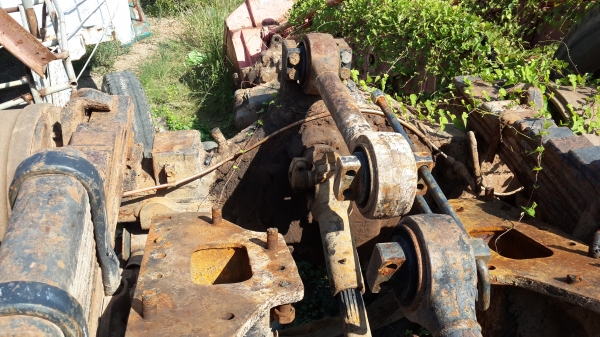 ขายช่วงล่าง อีซูซุ 2 เพลา 200 หมวกเจ็ก แท่น R0CK ใหญ่