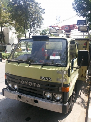 ขายTOYOTA DYNA พร้อมเครื่องปั่นไฟ